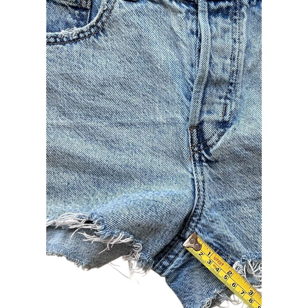 H&M Light Wash Frayed Hem Denim Cutoff Shorts Size 4 - Picture 5 of 5